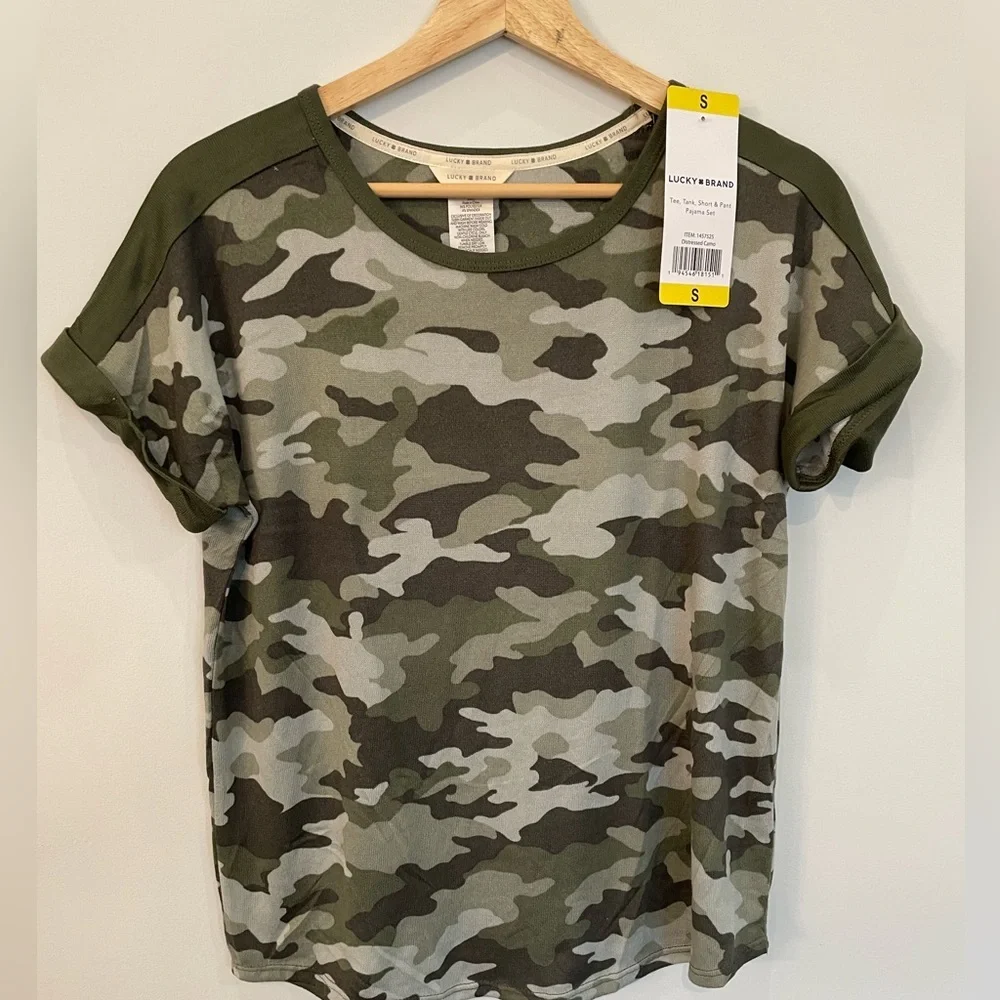 NWT Lucky Brand Women's 4 Piece Pajama Set, Tee, Tank, Short, & Pant Size Small - Picture 2 of 10